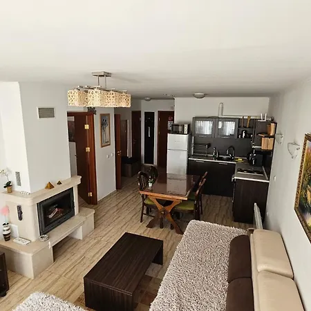 Pamporovo, Ski-in Ski-out, Harmony Apartment, Easy Lift Access *